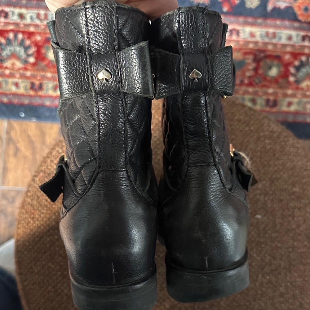 Stylish Black Quilted Women's Boots